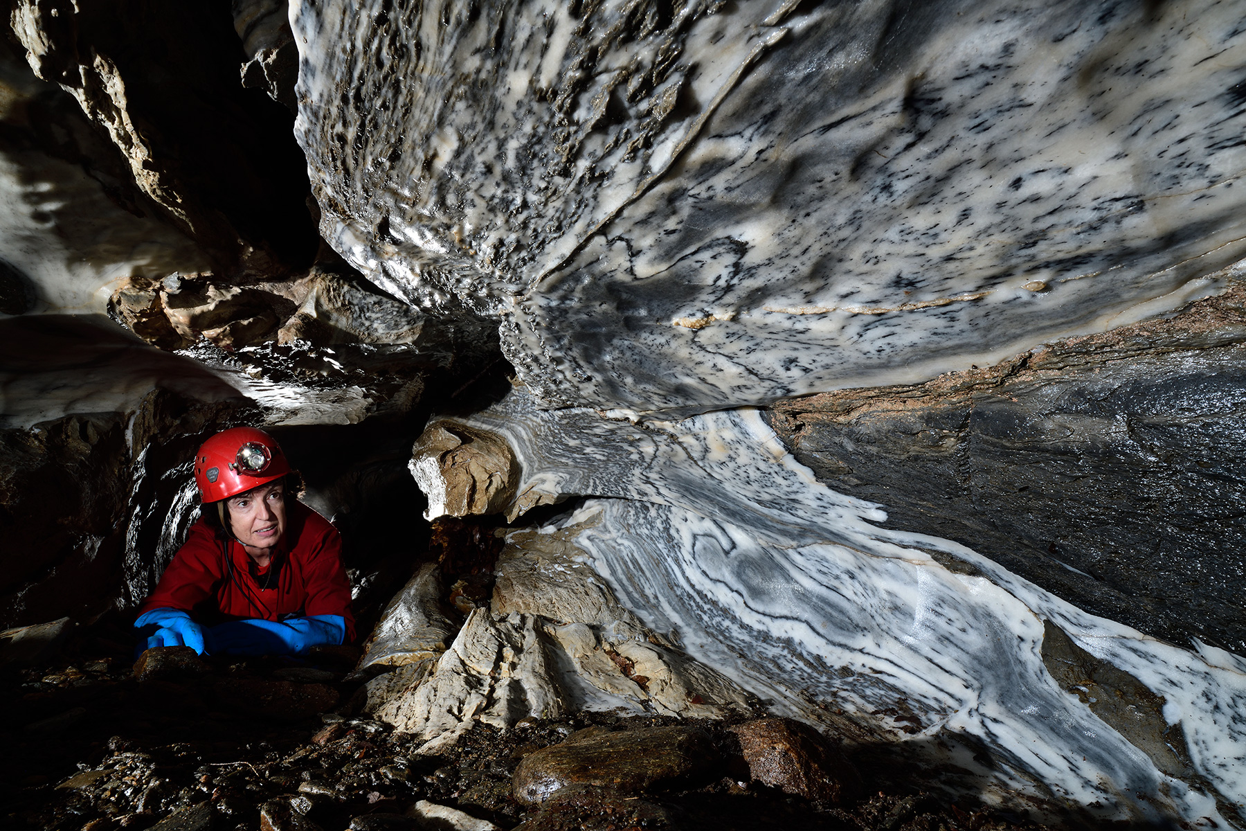 Eldon French Cave (Vermont, USA) - Passage bas dans les marbres 